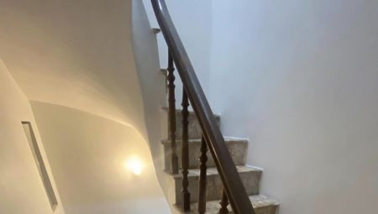 Cho thuê nhà ngõ 29 Khương Hạ, Thanh Xuân, 3 tầng, 30m2, giá 8.5 Triệu, ở GĐ, nhóm